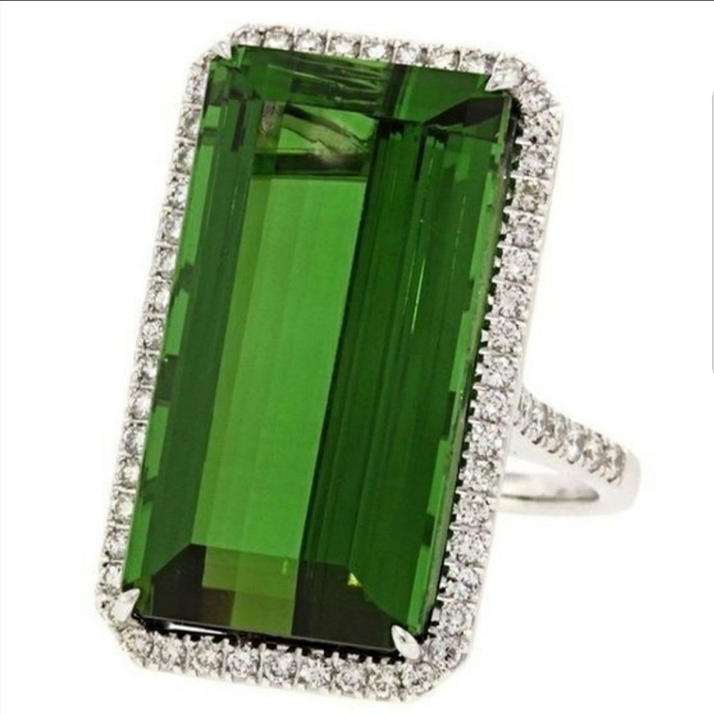 ●Royalty ' Statement Ring